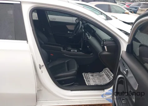 2019 Mercedes-Benz A 220 4Matic z USA, uszkodzony, nr VIN WDD3G4FB2KW035122